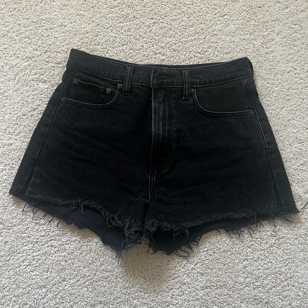 LIKE NEW Abercrombie & Fitch High Rise Denim Short 26/2